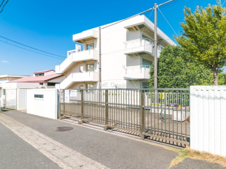 周辺環境 中学校 1100m 横浜市立汲沢中学校