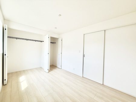 その他内観 内装■落ち着いた色合いのお部屋で穏やかな時間を楽しめます