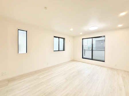 rO 났ƏΊ炪W܂AS܂郊rO