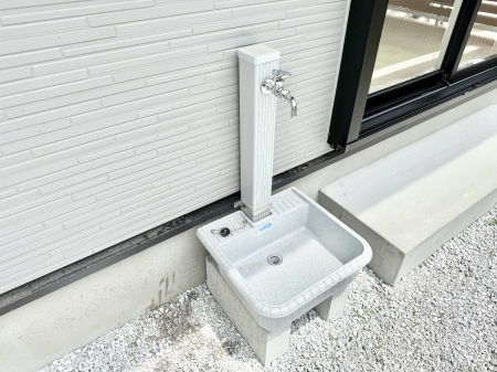 その他 ガーデニングや洗車などの際に大活躍な屋外立水栓  