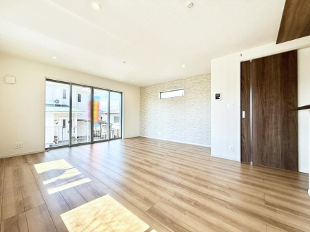 ���r���O ���������̊Ԃɂ��Ƒ����W�܂����Ⴄ����ȃ��r���O�����ł����