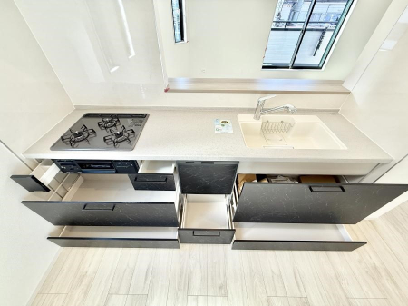 ���r���O ���������S�n�̂����A���z�̃��r���O