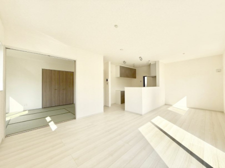 rO ƑRƏW܂AyԂ߂郊rO