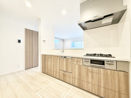 �L�b�`�� �����������������Ԃ����܂��A�Ί炠�ӂ��L�b�`��