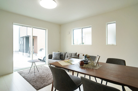 ���r���O ���������R�Ɖ�b�����܂��A�S�n�悢�ЂƂƂ�