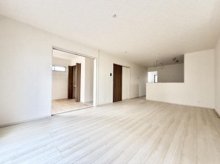 ���r���O ���������났�ƏΊ炪�W�܂�A�S���܂郊�r���O