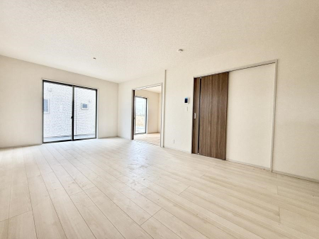 ���r���O ���������S�n�̂����A���z�̃��r���O