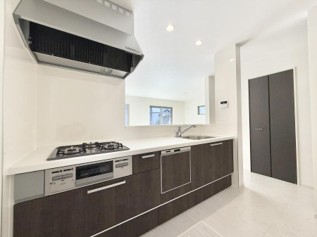 �L�b�`�� �������Ƒ����J��[�߂�A������̂���L�b�`��