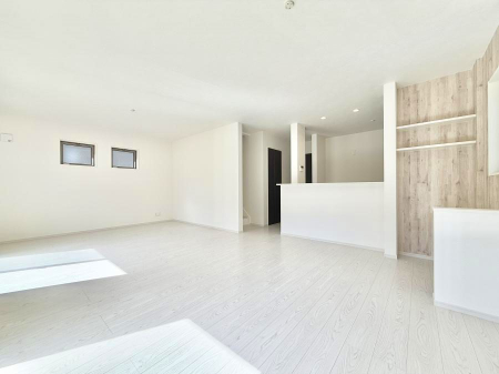 ���r���O ���������S�n�̂����A���z�̃��r���O