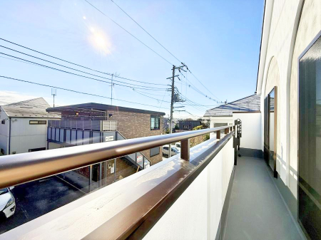 �o���R�j�[ ������ �G�߂̈ڂ낢����������J���I�ȋ�Ԃł�