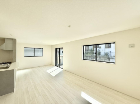 ���r���O �������z�������˂����ޖ��邢LDK�͉Ƒ��ł̂�т芰���܂�  