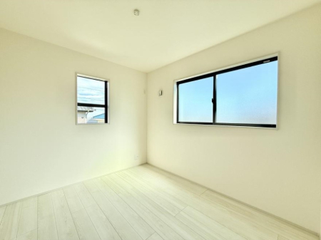 ���̑����� ������2�ʍ̌��Ŗ��邢�����I