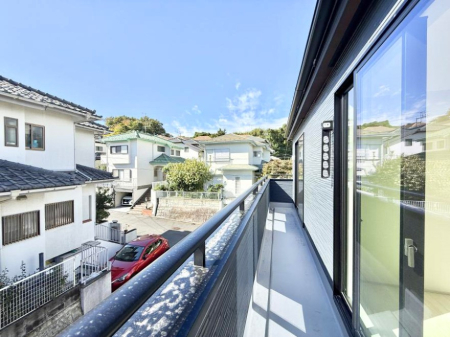 �o���R�j�[ ������ �G�߂̈ڂ낢����������J���I�ȋ�Ԃł�