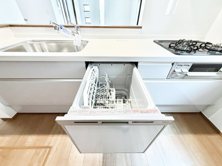 ���̑����� �ݔ����H��̕ЂÂ����H��킪����Ύ��Z�ɁB���Ƒ��Ƃ̎��Ԃ𑝂₹�܂�