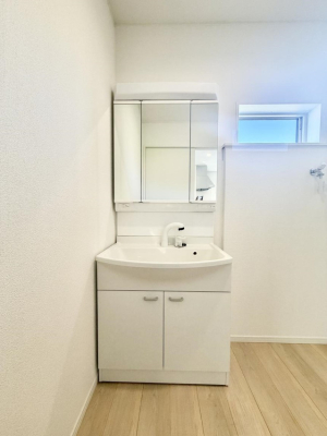 ʑEʏ 邢ʏ͖̎yłႢł