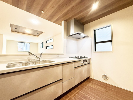 Lb` b[܂ΖʃLb`IƑƂ̉b݂͂܂  