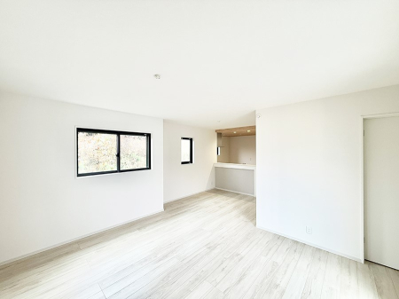 ���r���O ����