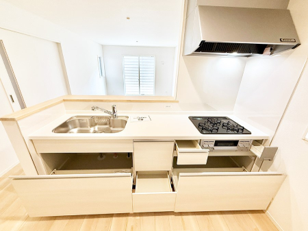 �L�b�`�� �����������������Ԃ����܂��A�Ί炠�ӂ��L�b�`��