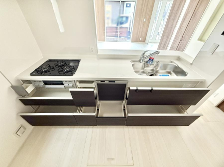 �L�b�`�� �����������������Ԃ����܂��A�Ί炠�ӂ��L�b�`��