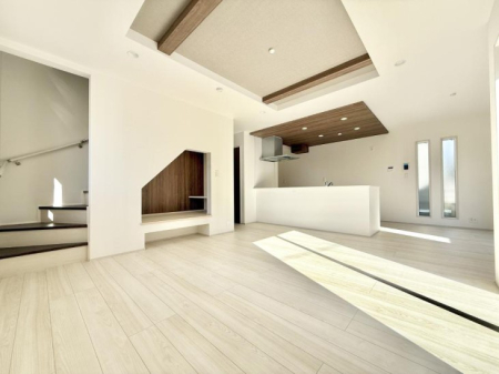 ���r���O ����