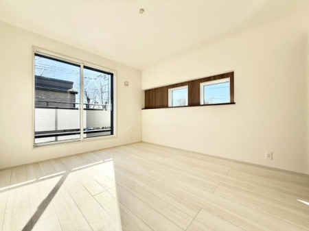 �Q�� ����