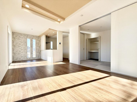 ���r���O ����