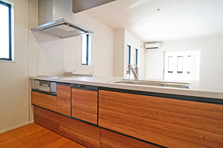 �L�b�`�� �����������������Ԃ����܂��A�Ί炠�ӂ��L�b�`��