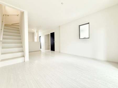 ���r���O ���������S�n�̂����A���z�̃��r���O