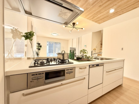 �L�b�`�� �����������������Ԃ����܂��A�Ί炠�ӂ��L�b�`��