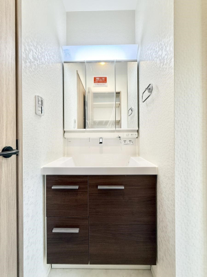 ʑEʏ 邢ʏ͖̎yłႢł