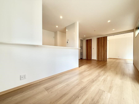 ���̑����� ���������S�n�̂����A���z�̃��r���O