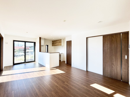 ���r���O ���������S�n�̂����A���z�̃��r���O