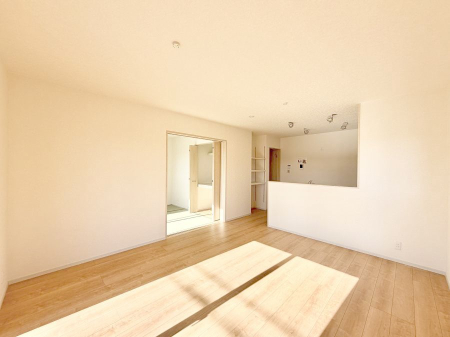 ���r���O ����