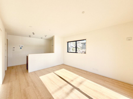 ���r���O ����