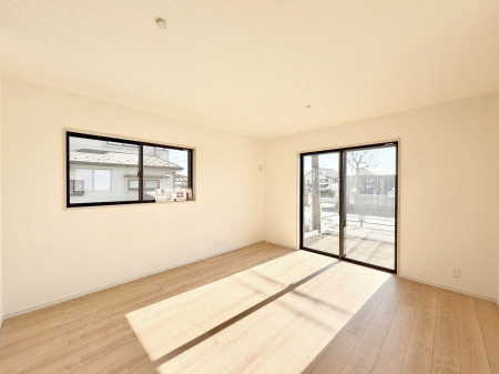 ���r���O ����