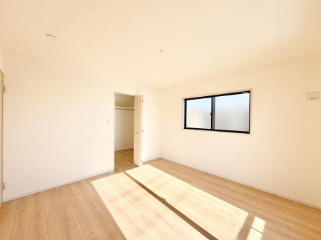 �Q�� ����