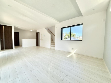 rO 났ƏΊ炪W܂AS܂郊rO