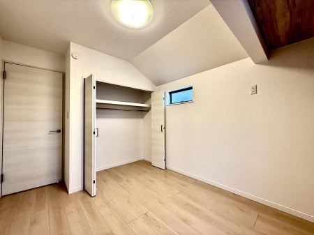 �q������ �������v���C�x�[�g��ԂƂ��ĐÂ��ŗ�������������񋟂��Ă���܂�