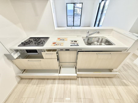 �L�b�`�� �����������������Ɗy�����Ȃ�A���K�ȃL�b�`�����