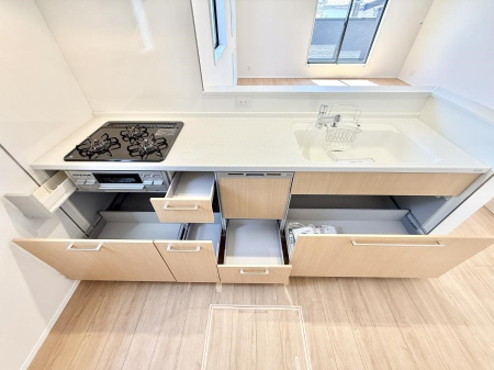 �L�b�`�� �����������������Ԃ����܂��A�Ί炠�ӂ��L�b�`��