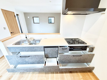 �L�b�`�� �����������������Ԃ����܂��A�Ί炠�ӂ��L�b�`��