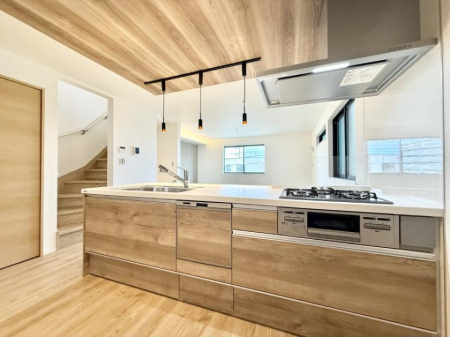 �L�b�`�� �����������������Ԃ����܂��A�Ί炠�ӂ��L�b�`��