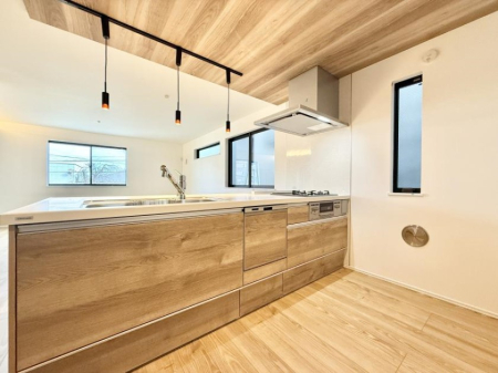 �L�b�`�� �������A�C�f�A�L����A�N���G�C�e�B�u�ȗ������