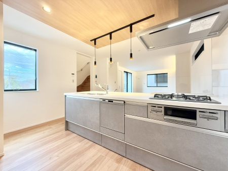 �L�b�`�� �������V���v���Ŕ������S�n�悢���Ԃ𐶂ރL�b�`�����