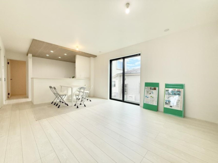 rO 났ƏΊ炪W܂AS܂郊rO