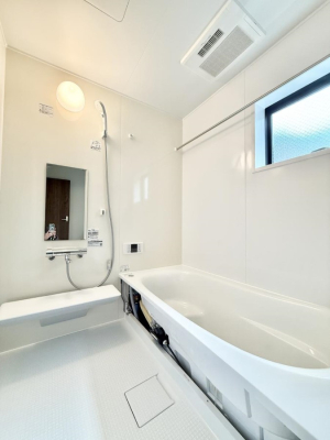 ���� �����������������F�����̕ǖʁA������芰����o�X���[��