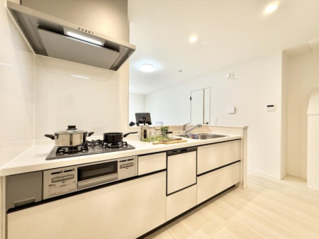 �L�b�`�� �����������������Ԃ����܂��A�Ί炠�ӂ��L�b�`��