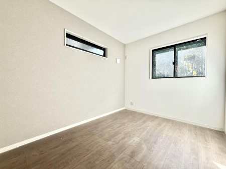 �q������ 2�ʍ̌��Ŗ��邢�����I  