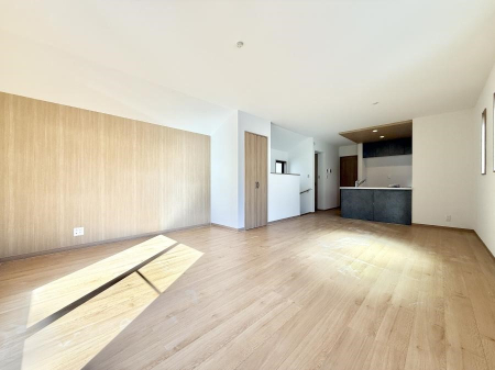 ���r���O ���������S�n�̂����A���z�̃��r���O