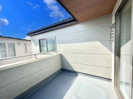 �o���R�j�[ ������ ���R��g�߂Ɋ�����A�J���I�ȃo���R�j�[